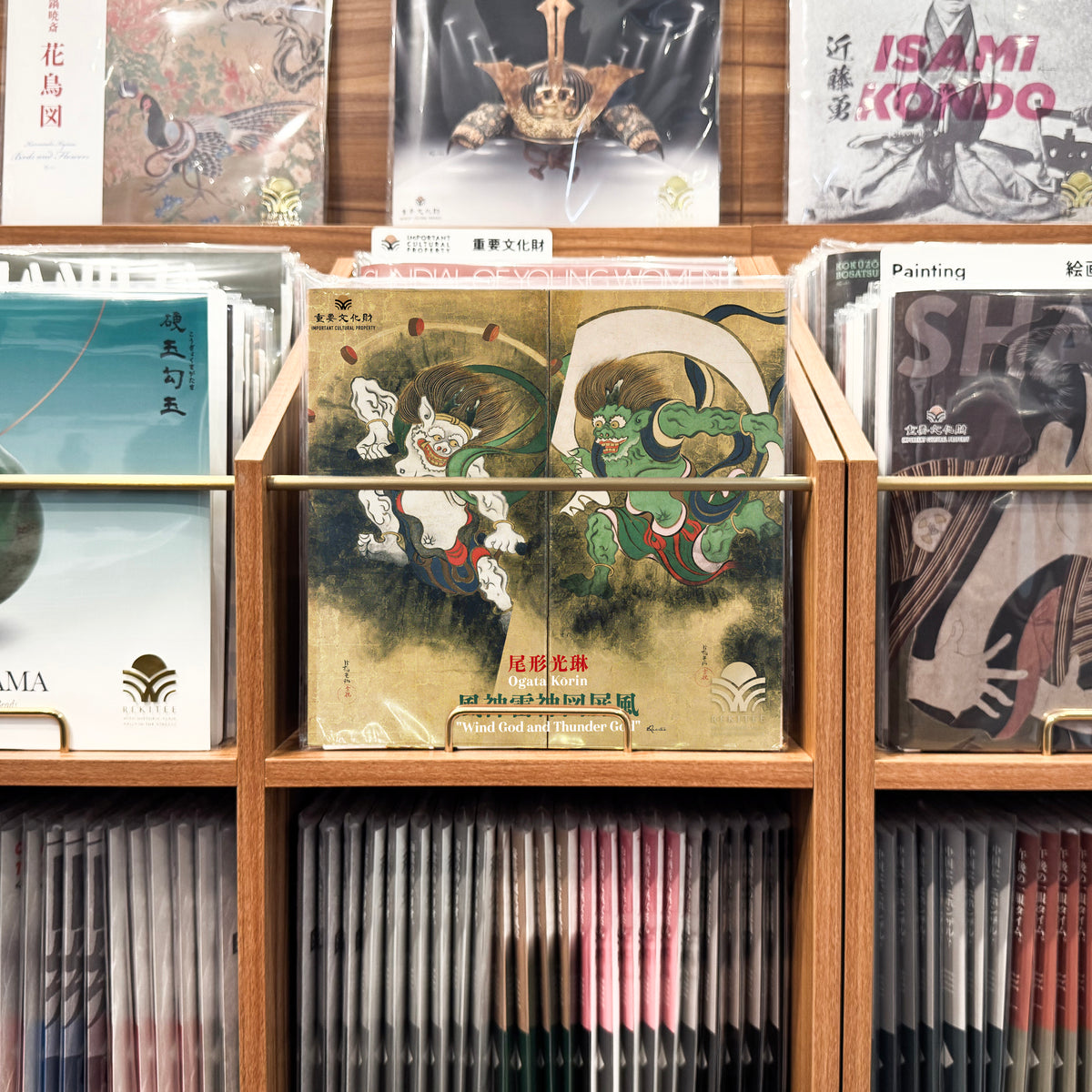 風神雷神図屏風|REKITEE 店頭ジャケット陳列